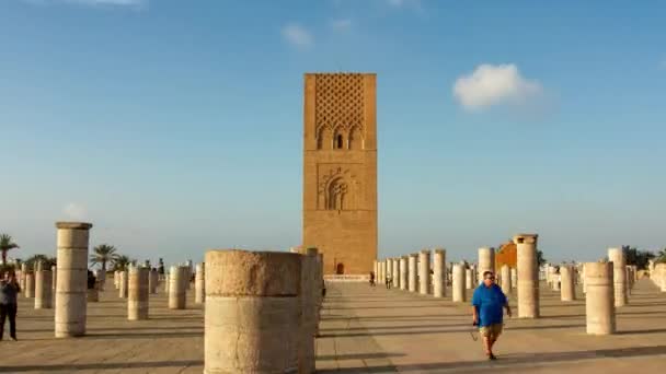 Deslizamiento a la torre de Hassan Hyperlapse Rabat — Vídeos de Stock
