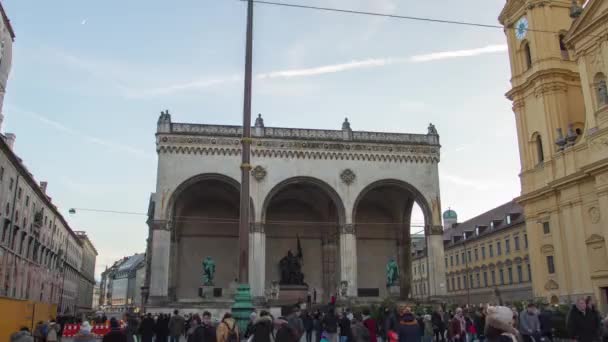 Allemagne, Munich - salle des maréchaux et statue de lion devant Feldherrnhalle sur l'Odeonsplatz Hyperlapse — Video