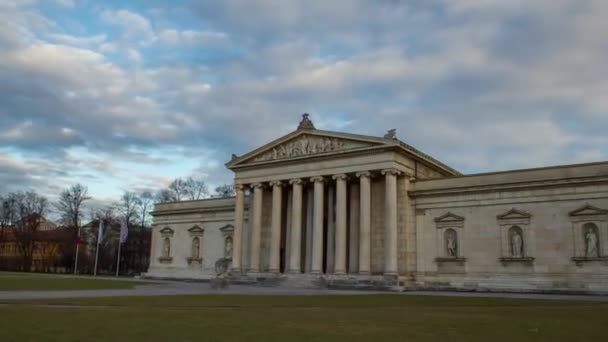 Németország, München - A történelmi Glyptothek Múzeum timelapse hyperlapse — Stock videók