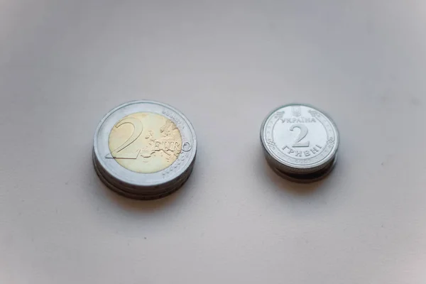 Avro ve Hryvnia sikkeleri 