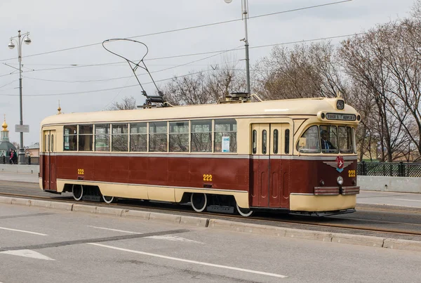 Moskwa-Kwiecień 20 2019: Rvz-6 stary tramwaj na Ring Boulevard — Zdjęcie stockowe