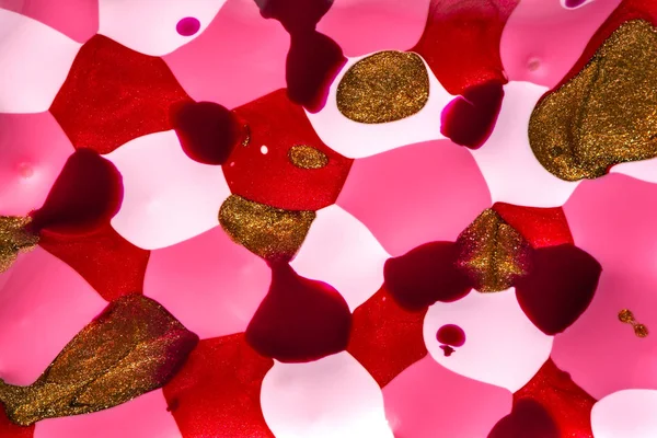 Canlı kırmızı ve pembe doku. Renkli arka plan. Sıvı çok renkli desen. Soyut boyalı dalgalar, el yapımı yüzeyi ile yaratıcı arka plan. Sıvı mermer boya. 