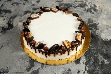 Sütlü ve çikolatalı kek.