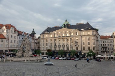 Çek Cumhuriyeti 'nin Güney Moravya bölgesinde yer alan Brno şehir merkezindeki eski binalar..
