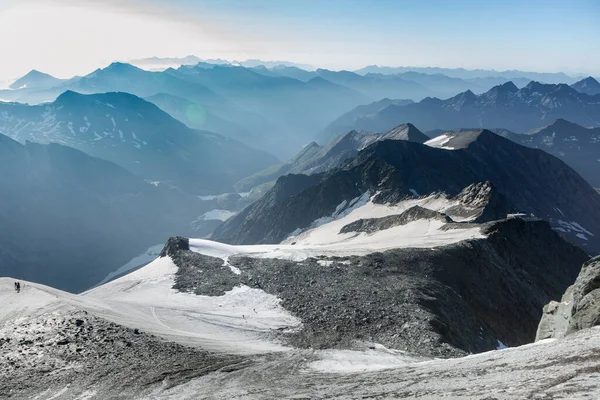 Ranní Pohled Horské Pásmo Hromadné Mraky Rakouských Alpách Pohled Cesty — Stock fotografie