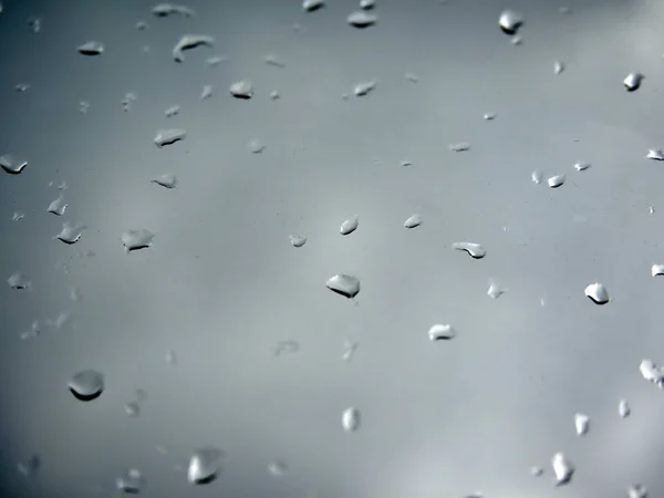Chuva Dispersa Cair Sobre Vidro Que Saiu Após Chuva Forte — Fotografia de Stock