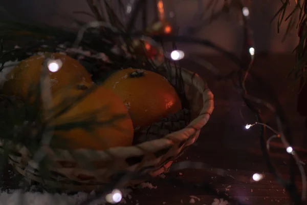 Doux Noël Mandarine Dans Panier Avec Branche Sapin Noël — Photo