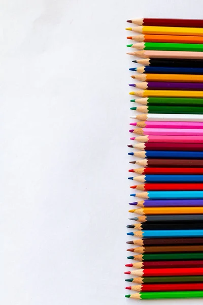 Çok Renkli Ahşap Kalemler Parlak Gökkuşağı Renkleri Trendi Metin Için — Stok fotoğraf
