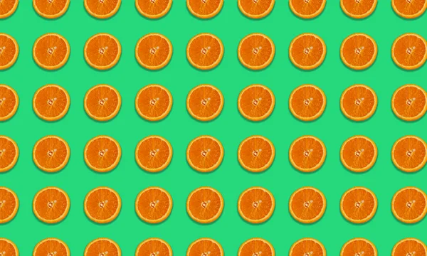 緑のミントの背景にオレンジのスライスとデジタルシームレスなパターン 要素の繰り返し — ストック写真