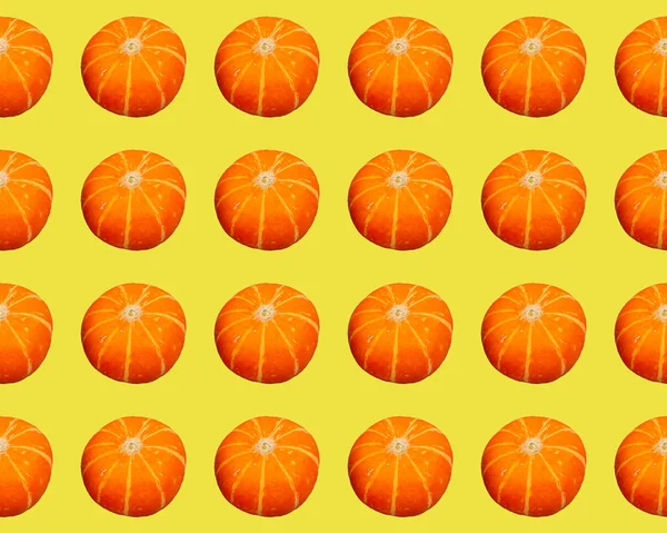 Digitales Nahtloses Muster Mit Orangefarbenen Kürbissen Auf Gelbem Hintergrund Sich — Stockfoto