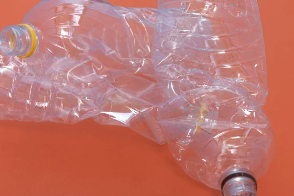 Műanyag Gyűrött Üveg Narancssárga Háttér Környezetszennyezés Újrahasznosítási Koncepció — Stock Fotó