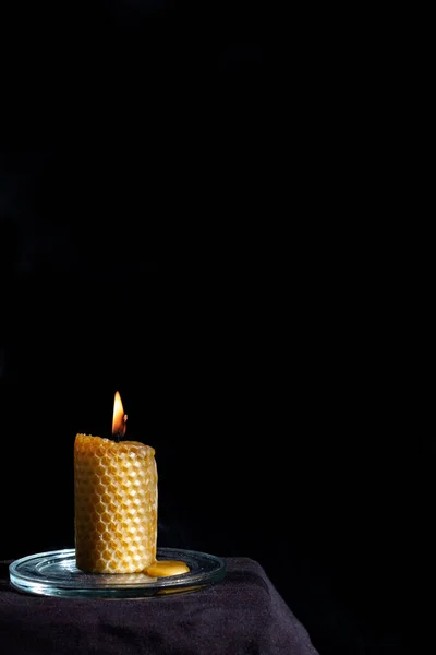 Karanlıkta Yanan Mum Cadılar Bayramı Veya Öngörü Konsepti — Stok fotoğraf