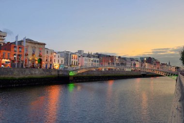 Hapenny Bridge Dublin, İrlanda - yaya köprüsü 19.06.2018
