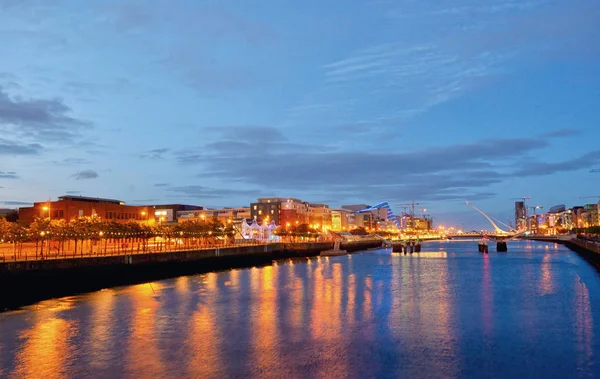 Ponte Samuel Beckett Rio Liffey Cidade Dublin — Fotografia de Stock