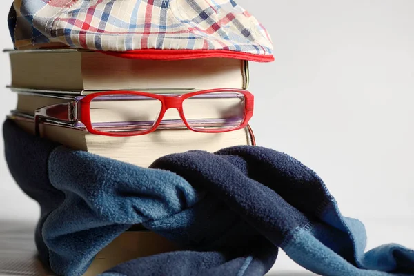 Concepto Gafas Lectura Con Libros Pañuelo — Foto de Stock