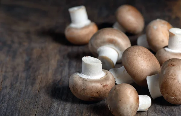 Mushrooms on a kitchen table — Stock Photo, Image