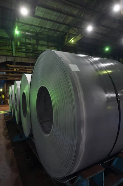 Steel coils rolled in the steel plant — Stock Photo, Image