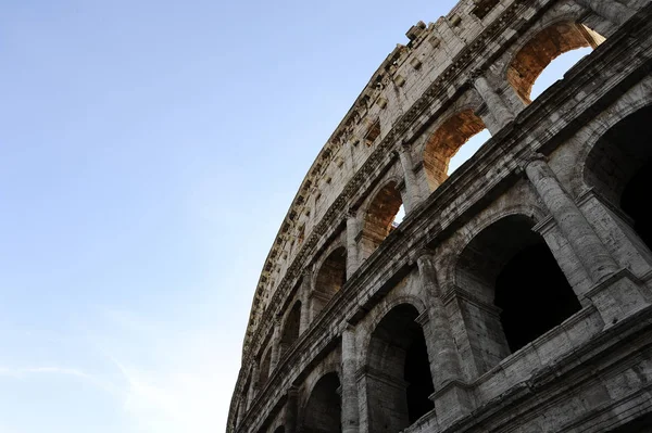 Uma Seção Fachada Coliseu Anfiteatro Flaviano Roma Lácio Itália — Fotografia de Stock