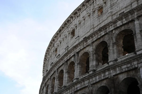 Uma Seção Fachada Coliseu Anfiteatro Flaviano Roma Lácio Itália — Fotografia de Stock