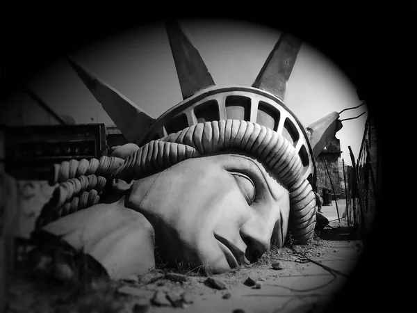 Dünyanın sonu. Gelecekte dünya kıyamet vizyonu.