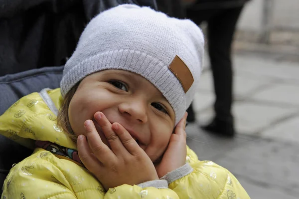 Cute Smiling Little Girl Portrait Winter Day Street Happy Children — Stock Photo, Image
