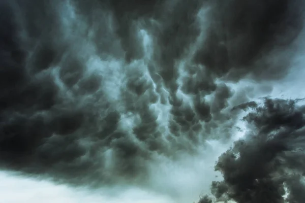 嵐の雲の背景イメージ — ストック写真
