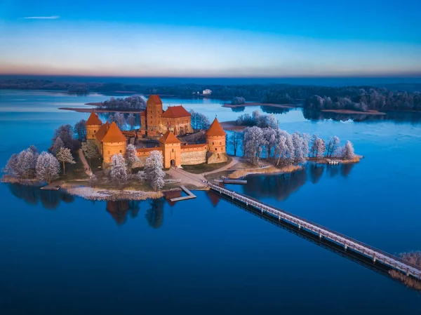 Castillo de Trakai en invierno, vista aérea del castillo — Foto de Stock