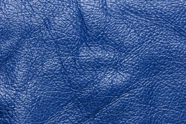 Koyu mavi deri kavramı ve fikir tarzı, ince deri işçiliği, çalışma alanı, el sanatları el yapımı el yapımı, deri deri işçisi için. Dokulu arka plan ve duvar kağıdı.
