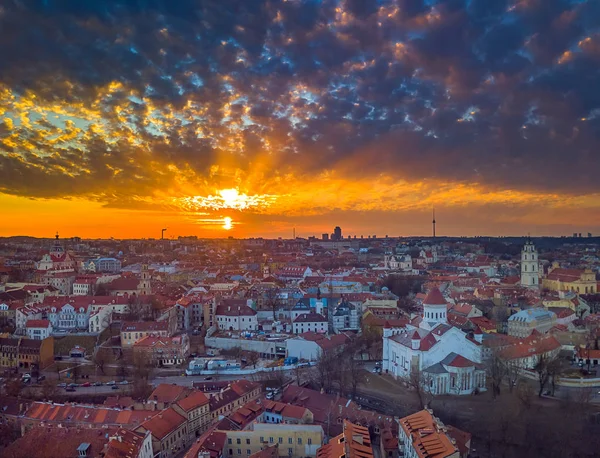 VILNIO, LITUANIA - Veduta aerea della città vecchia di Vilnius — Foto Stock