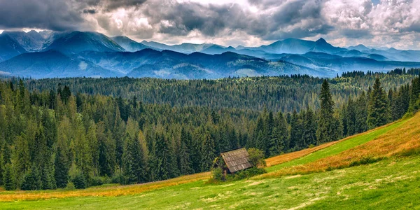 Panoramic landscape in European mountains, High Tatras, Malopolskie Poland — Stock Photo, Image