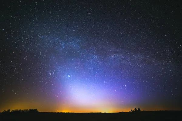 Zodiakální světlo a Mléčná dráha v krásné noci — Stock fotografie