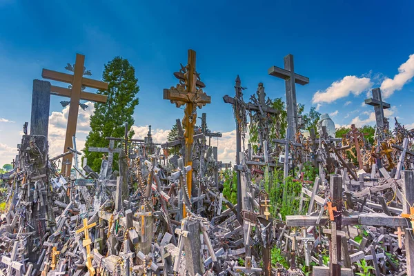 Landscape of Hill of crosses, Kryziu kalnas, Lithuania — Stock Photo, Image