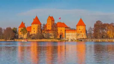 Trakai Kalesi 'nin zaman gösterimi videosu