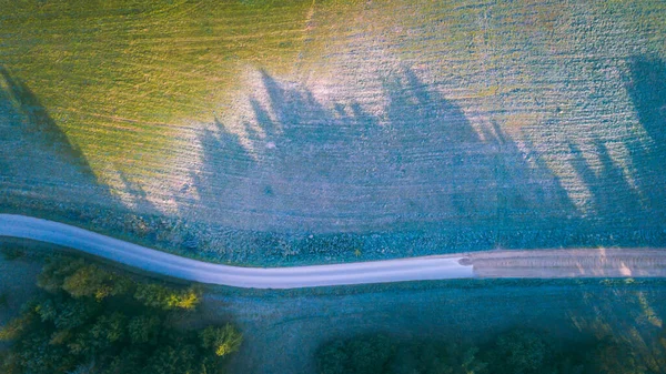 Landschaft mit Frostschatten am frühen Herbstmorgen — Stockfoto