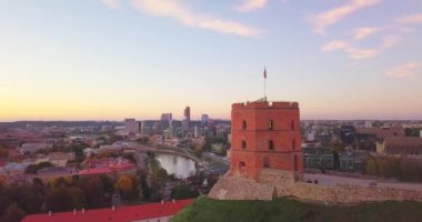 Litvanya 'nın başkenti Vilnius' taki Gediminas şatosu.