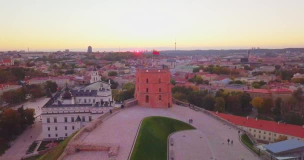 Torre do castelo de Gediminas em Vilnius, capital da Lituânia — Vídeo de Stock