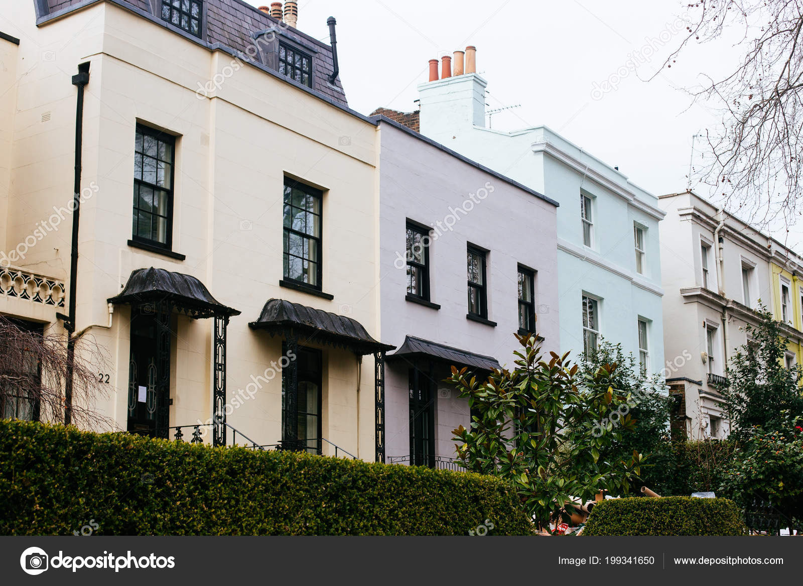 London March 2018 Rows Pastel Houses Holland Park Avenue Which Stock