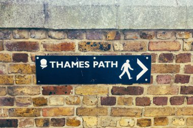 Thames Path sokak tabelası, Londra