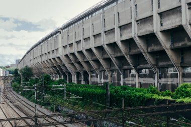 Rowley Yolu yakınlarındaki batı yakası ana hattı teraslı daireler.