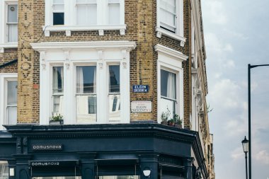 Elgin Crescent isim işareti, Londra