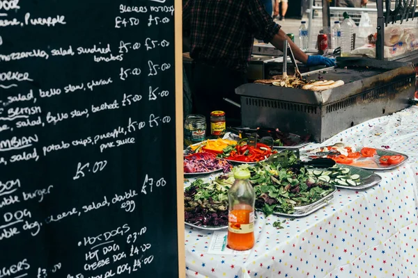 Street Food Stall w: Portobello Market, London — Zdjęcie stockowe