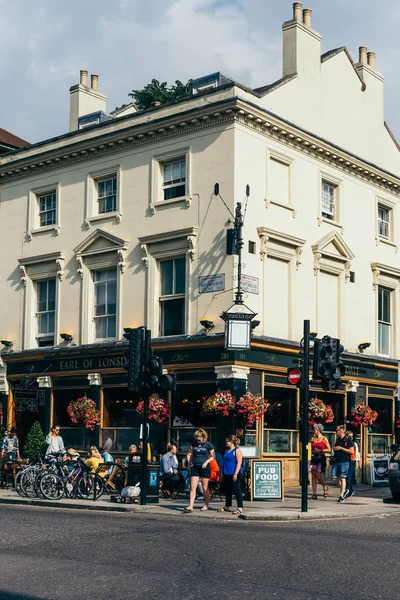 Portobello Road'daki Lonsdale Pub Kontu, Londra — Stok fotoğraf