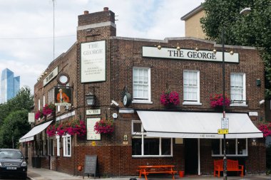Glengall Grove'daki George Pub, Köpekler Isle'si