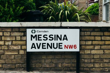Messina Avenue sokak tabelası, Londra