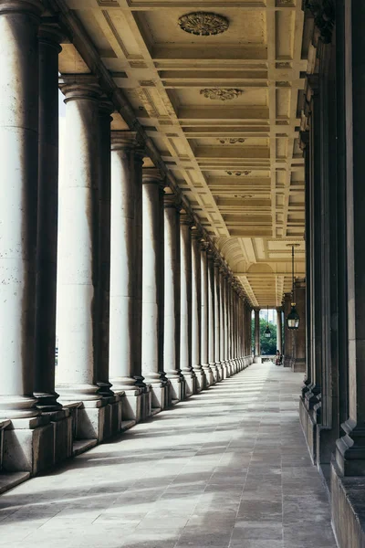 Kraliyet Donanma Koleji Colonnade, Londra