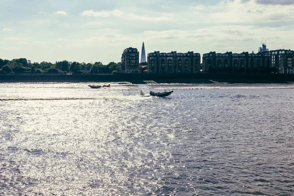 Banco del Sur del río Támesis, Londres — Foto de Stock