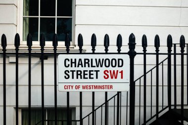 Charlwood Street isim işareti, Londra