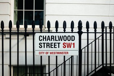 Charlwood Street isim işareti, Londra