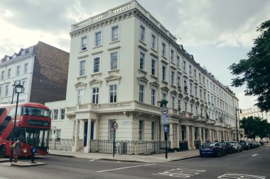 Londra'daki St George Meydanı'ndaki konutlar