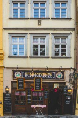 Bamberg / Almanya-2 / 1 / 19: Bamberg 'deki Obstmarkt' taki Eulenspiegel restoranı. Bamberg, Yukarı Franconia 'da, Regnitz nehrinin kıyısında bir kasabadır.